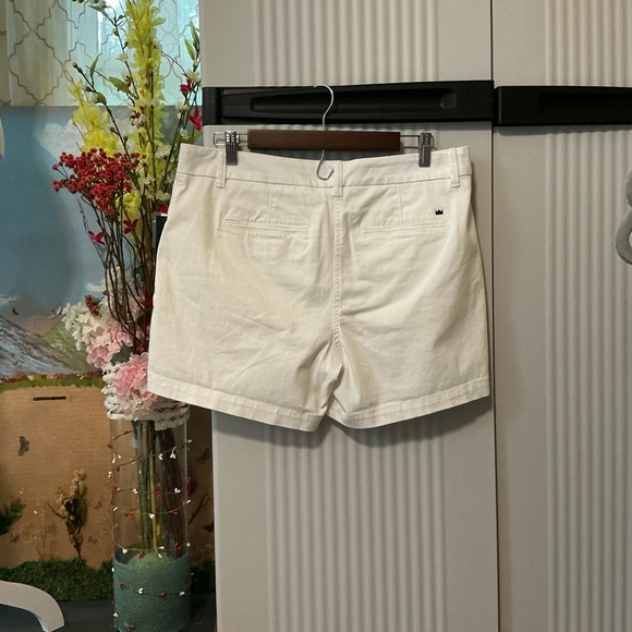 Crown & Ivy Women's White Bermudas - Picture 2 of 3